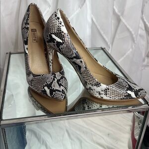 DIDIFU Snakeskin Patterned Heels